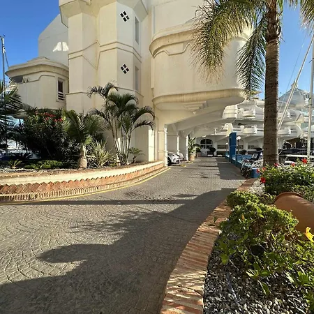 In Puerto Marina Apartamento Benalmádena