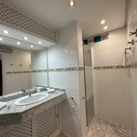Apartment In Puerto Marina